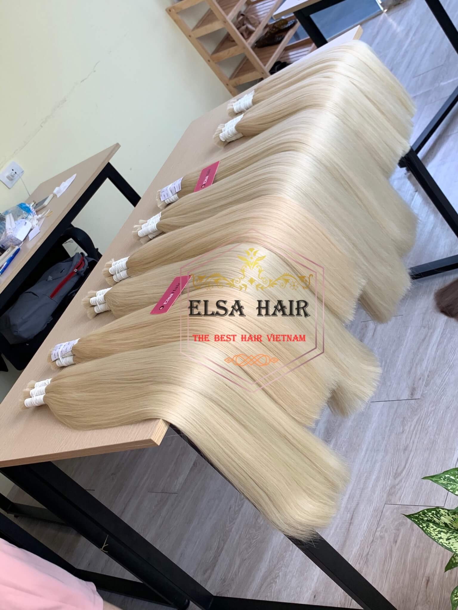 Real vs. synthetic hair extensions: does the difference really matter? 4 Real vs. synthetic hair extensions: does the difference really matter? 3