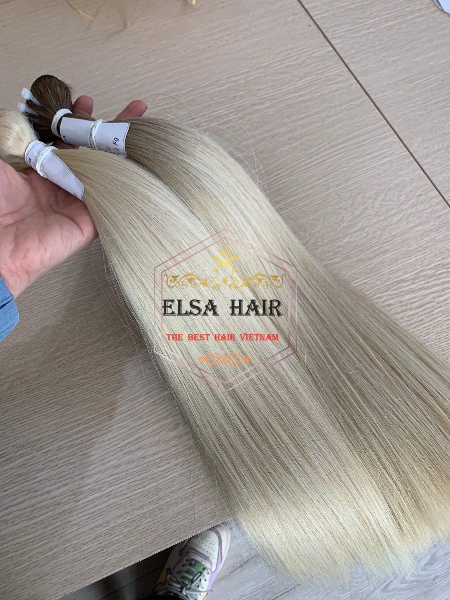 MACHINE VS HAND-TIED WEFTS... WHICH IS RIGHT FOR YOU? 6 MACHINE VS HAND-TIED WEFTS... WHICH IS RIGHT FOR YOU? 5